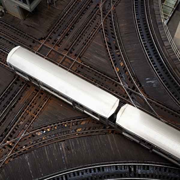 chicago-el-elevated-train-major-intersection